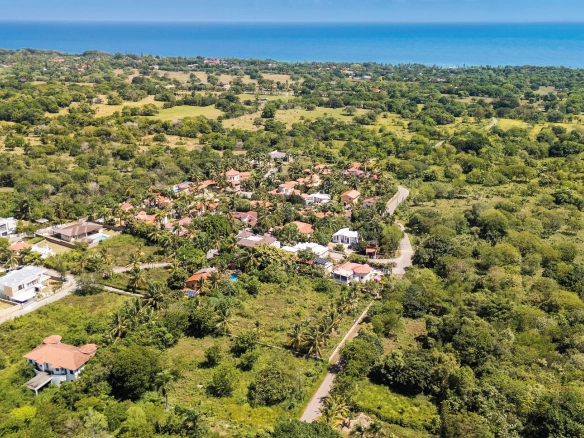 Peaceful Lot for Sale in Lomas Mironas