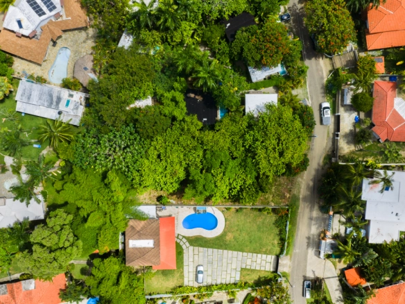 Prime Investment Lot in Perla Marina
